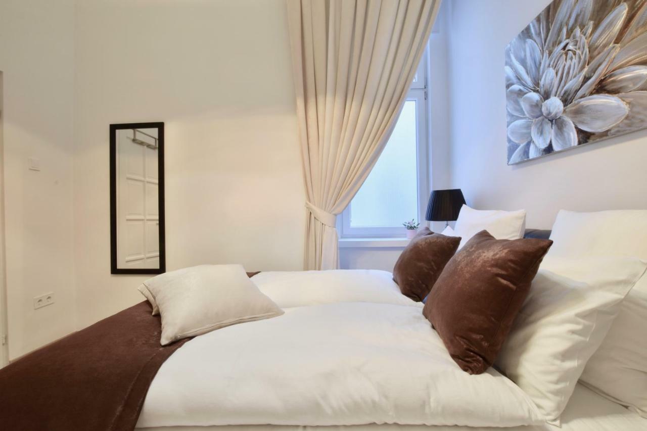 Luxury Apartment By Hi5 - Havas Street Budapest Exteriör bild